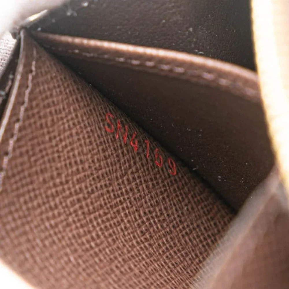Louis Vuitton Damier Zippy Coin Case
